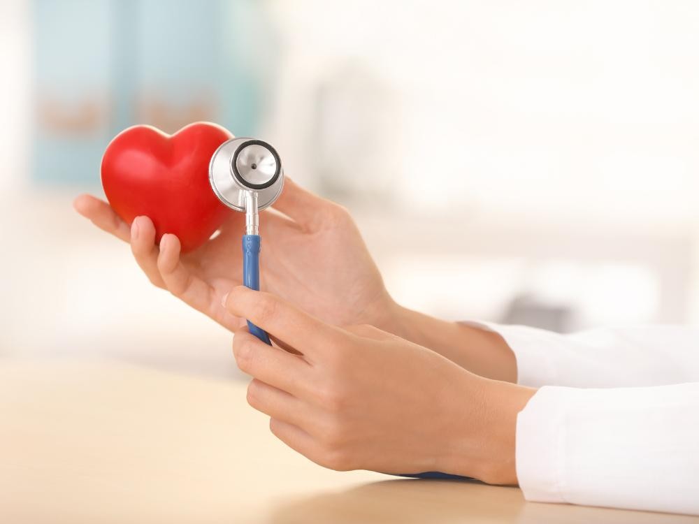 O que faz um cardiologista e como ele pode ajudar na sua saúde?